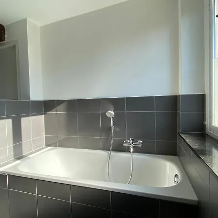 Authentic - 6p-maisonette Daire Eijsden