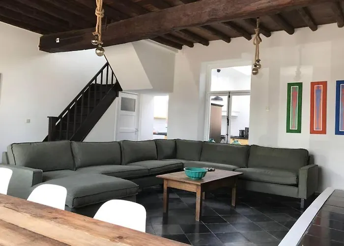 Authentic - 6p-maisonette شقة إيجسدين