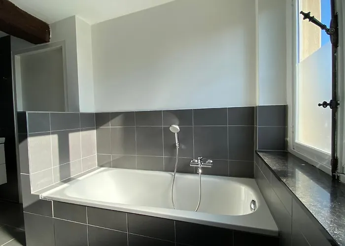 Authentic - 6p-maisonette شقة إيجسدين